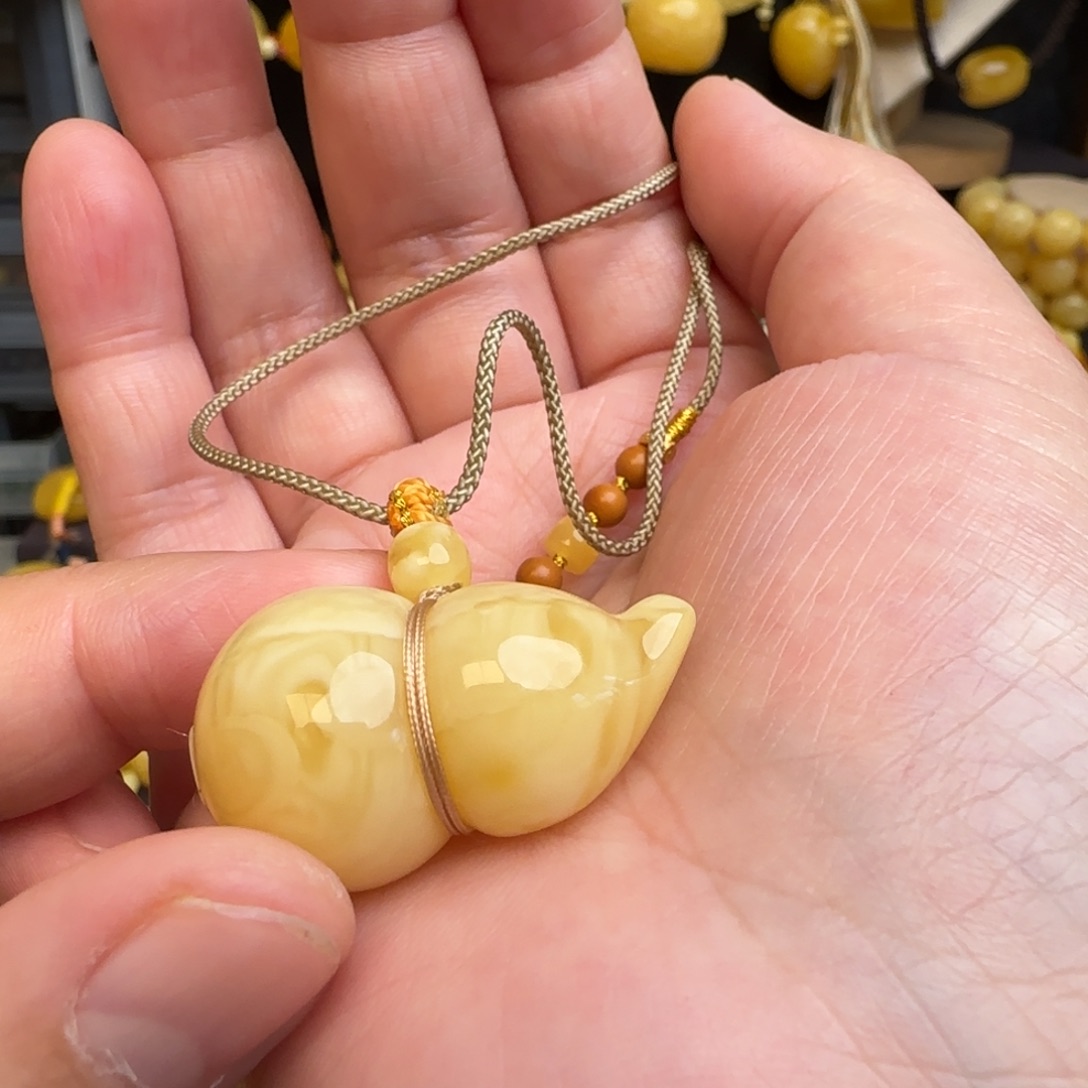 琥珀未镶嵌套链天然俄料浓白妖花蜜蜡葫芦吊坠
