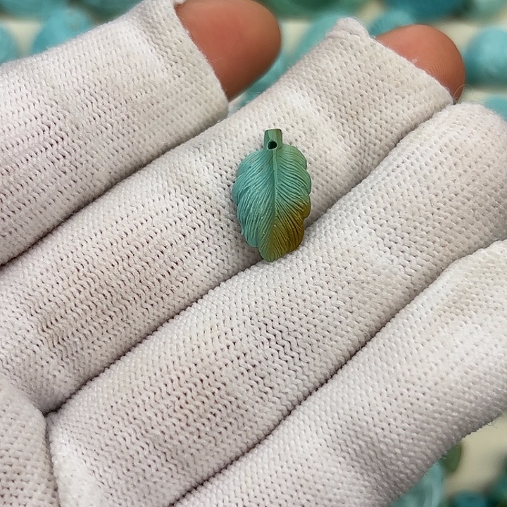 绿松石未镶嵌挂件