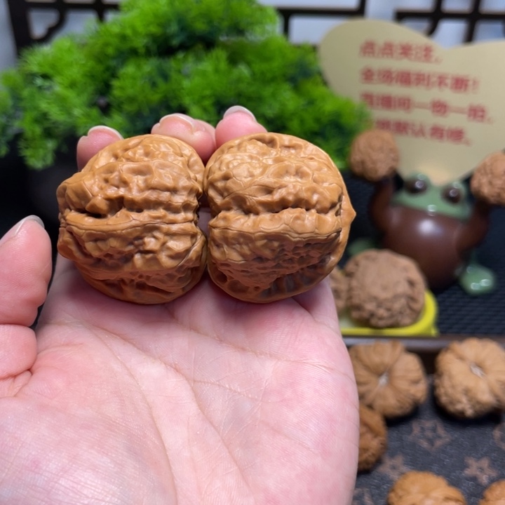 文玩核桃把件蛤蟆40闪10
