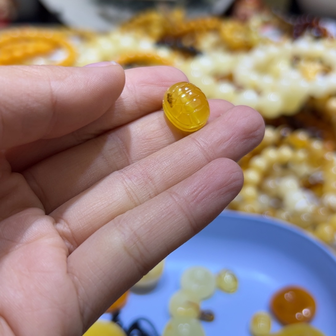 琥珀珠宝奇石未镶嵌