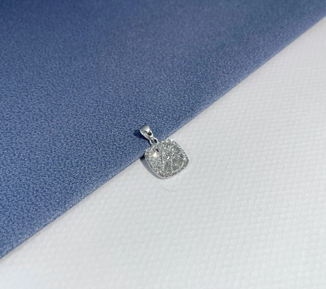 铂金pt950精品吊坠（车花方糖）