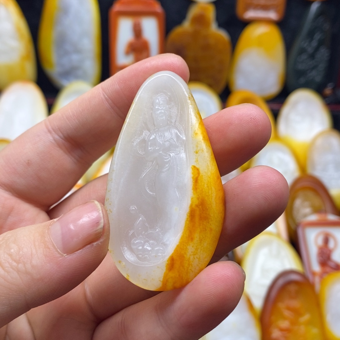 和田玉未镶嵌颈饰