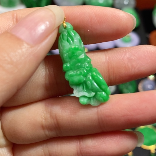 颈饰未镶嵌翡翠吊坠