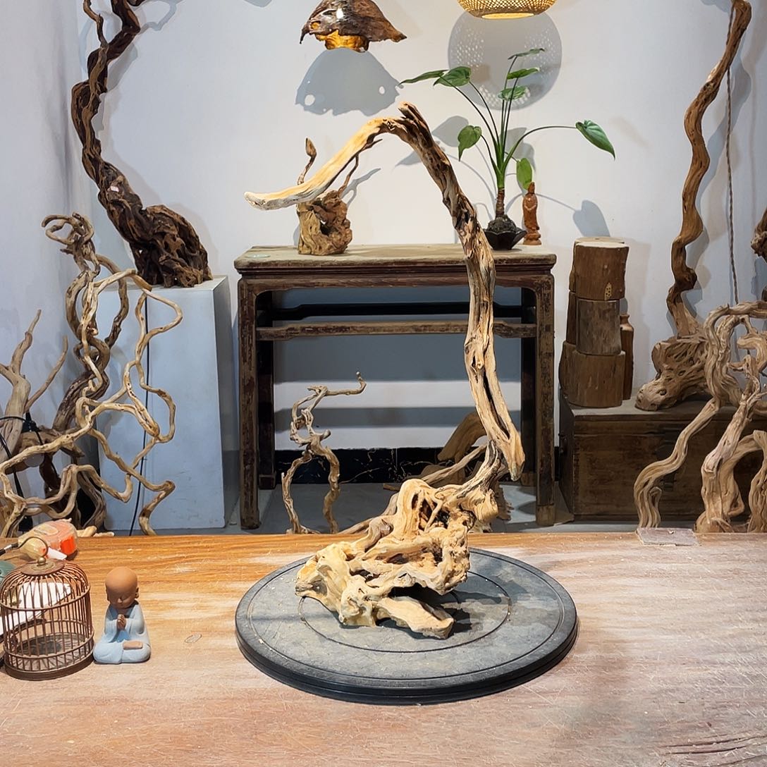 辛***文天然根雕陶制艺术品