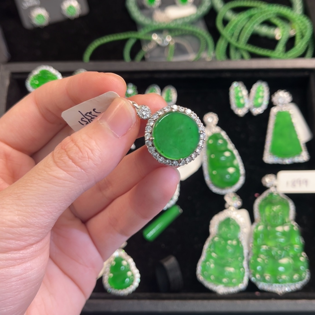 翡翠银S925镶嵌戒指圆牌吊坠