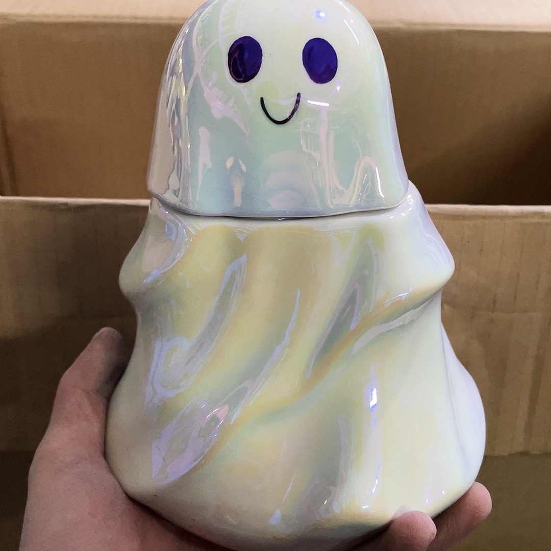 摆件    封釉。  微瑕。