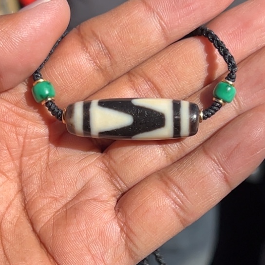 狰***哥玛瑙/玉髓（覆膜）未镶嵌颈饰