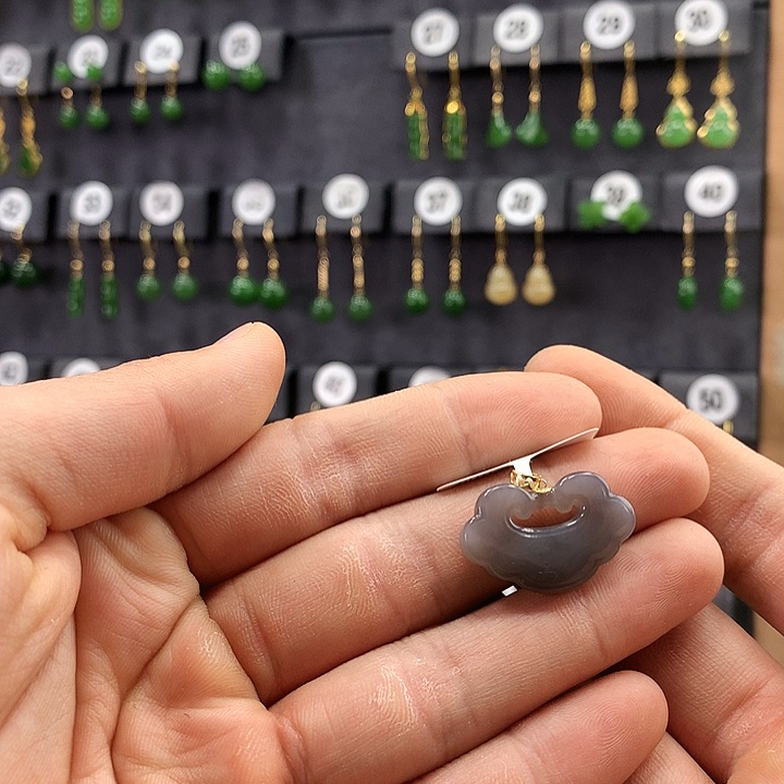 和田玉颈饰18K金镶嵌