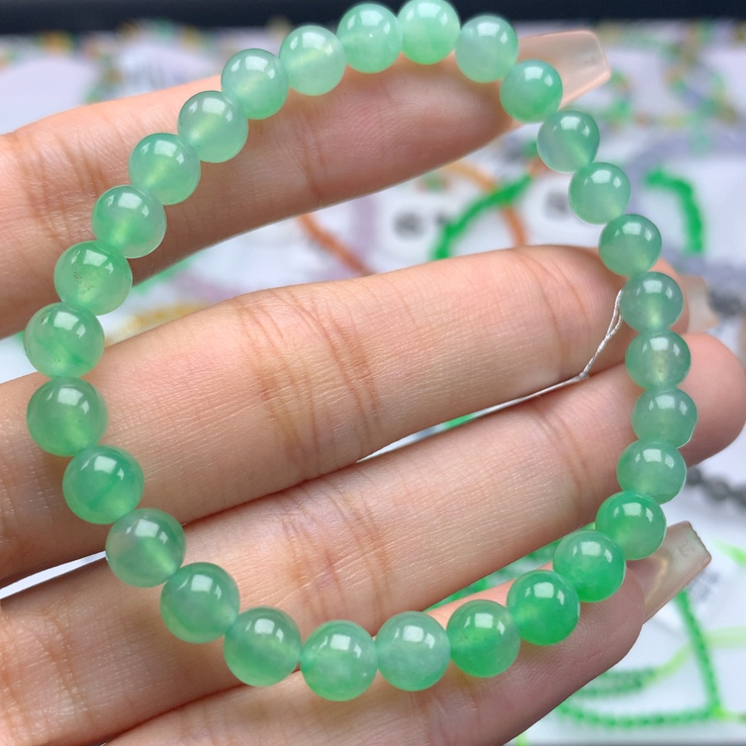 未镶嵌翡翠手链卡