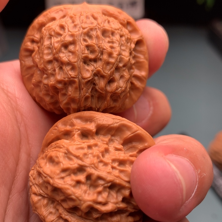 文玩核桃把件游****）血麒麟11