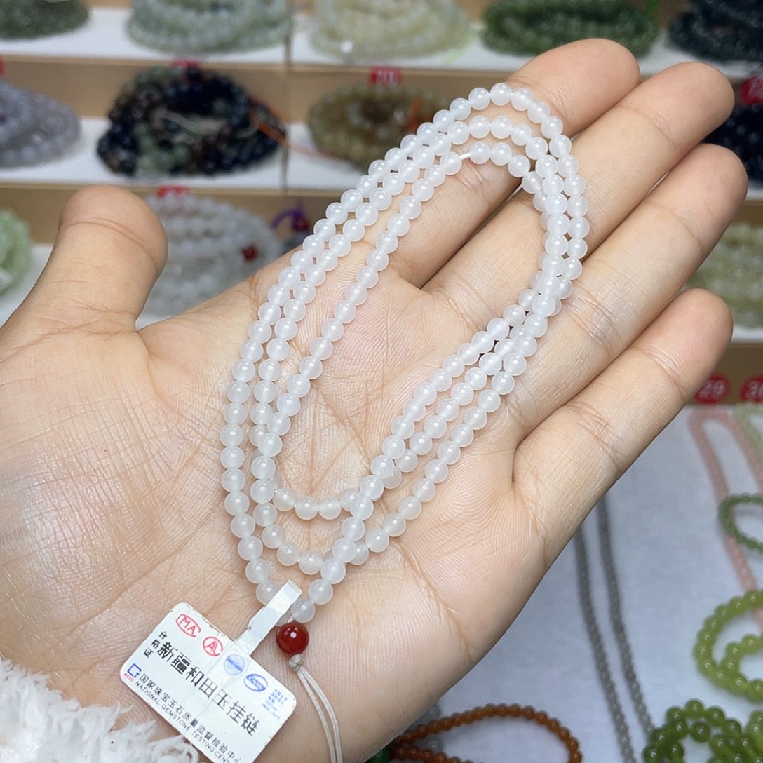 和田玉颈饰未镶嵌一***虎4mm