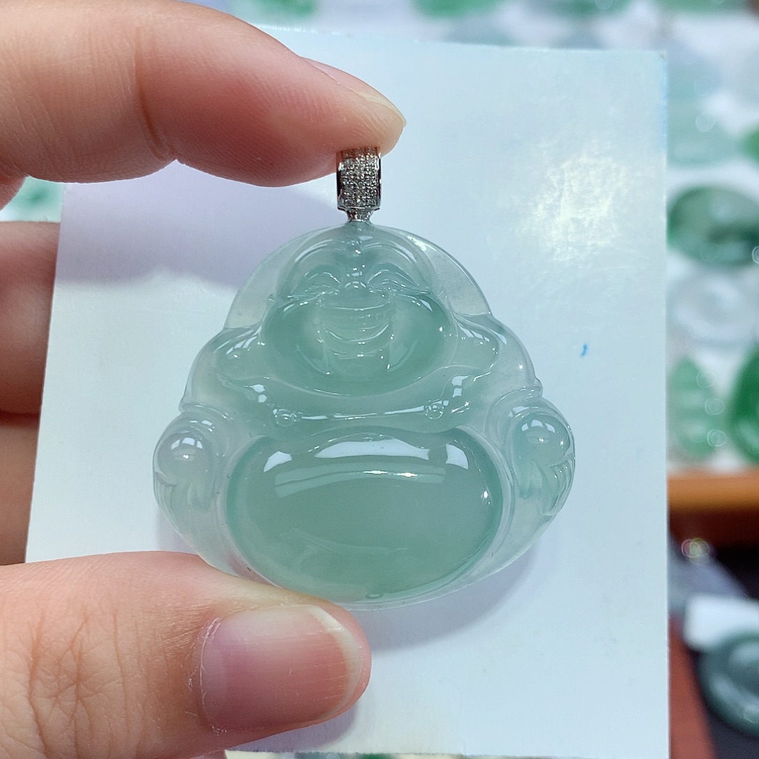 颈饰18K金镶嵌翡翠佛