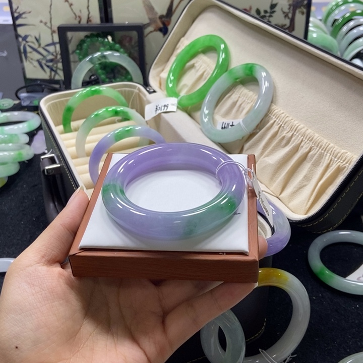 莉***.非金属55手镯圈口