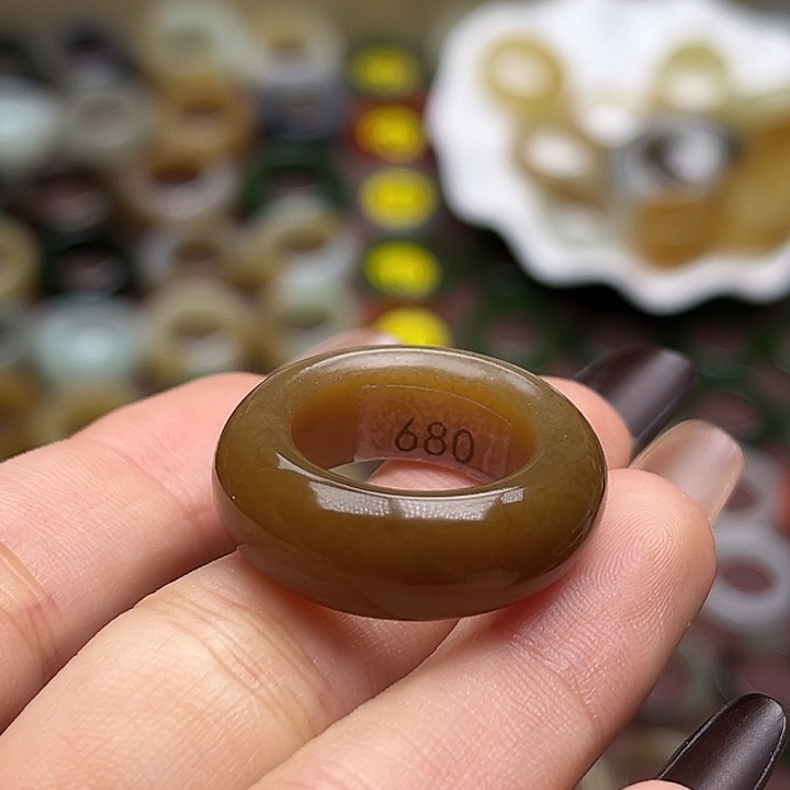 王***儿和田玉未镶嵌戒指16.2