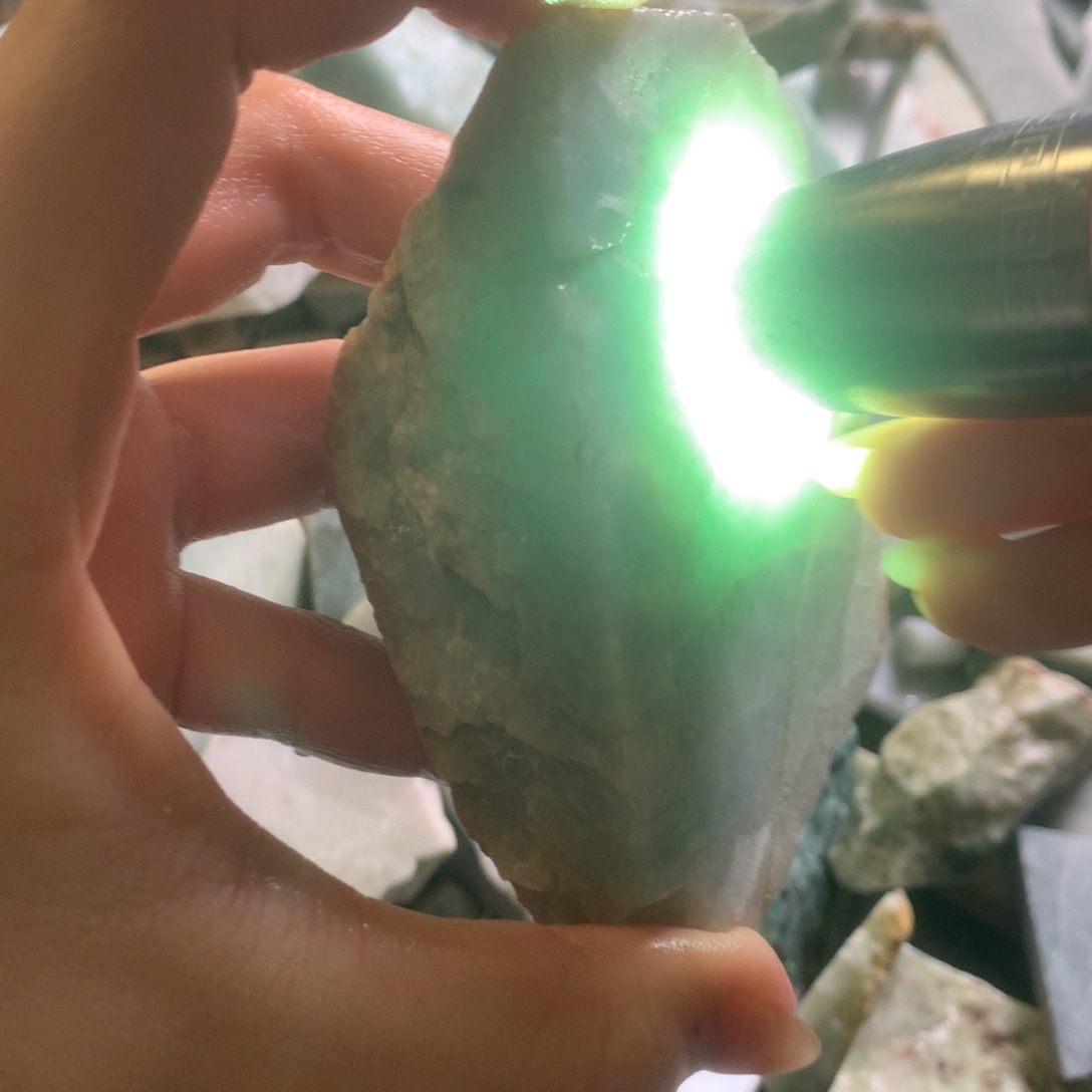 翡翠颈饰未镶嵌缅甸翡翠