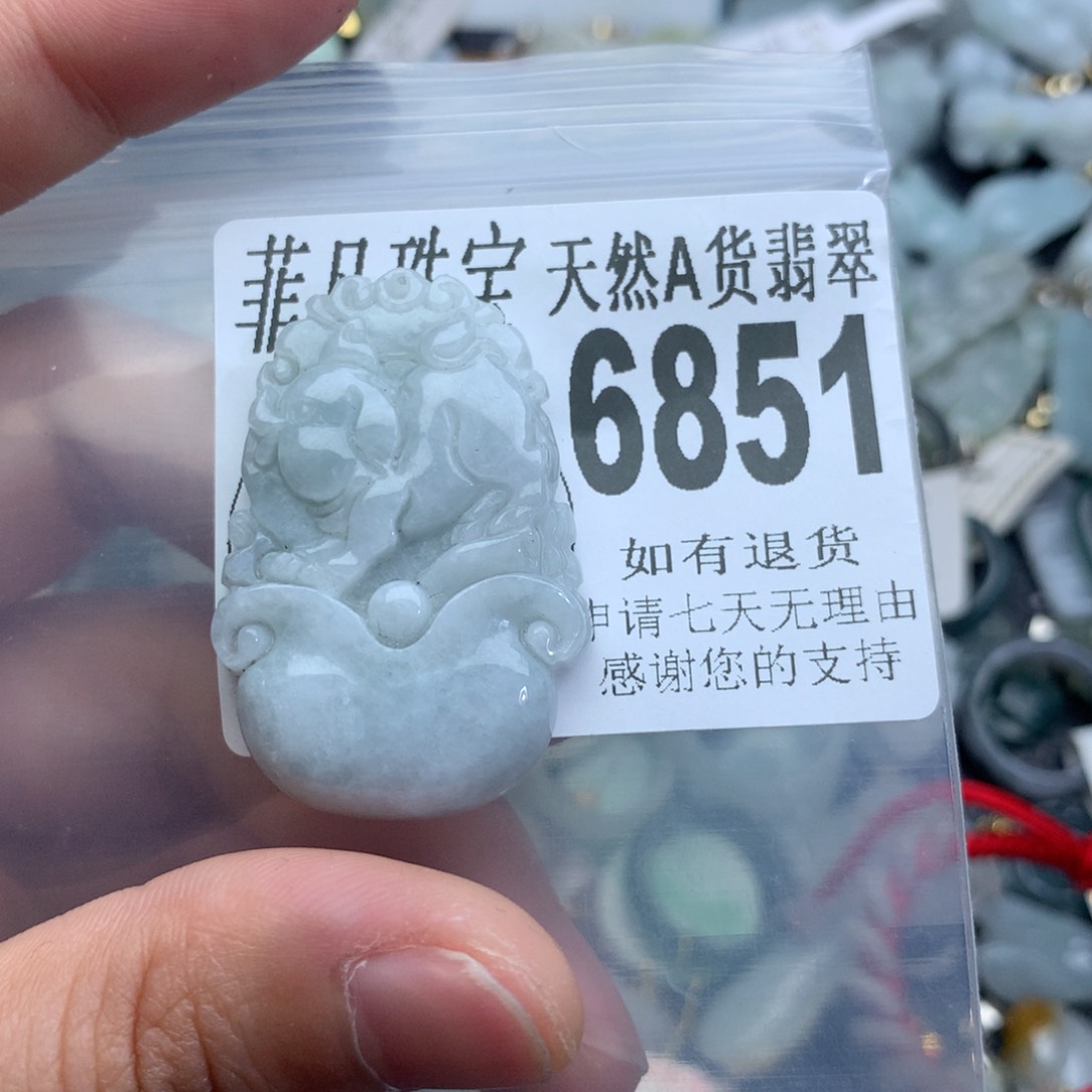 翡翠颈饰未镶嵌6851。
