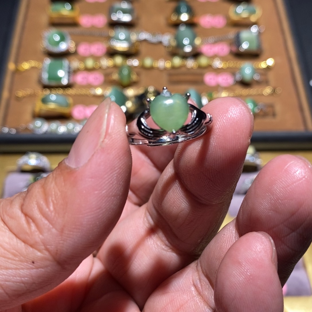 和田玉（碧玉）戒指未镶嵌