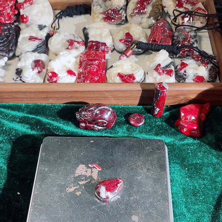 天然辰砂原石首饰