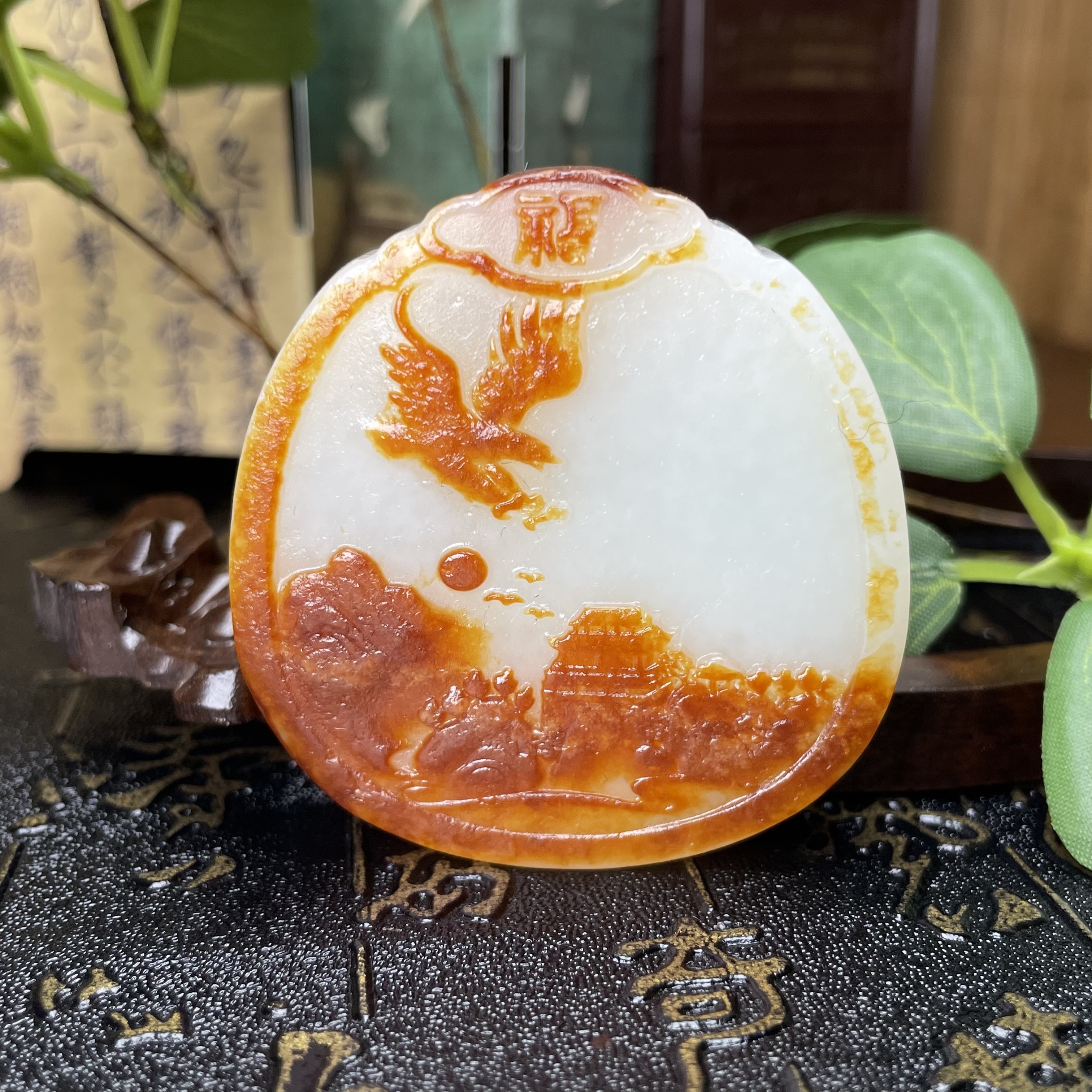 新疆和田玉老鹰吊坠红皮羊脂挂件独籽手工俏色巧雕