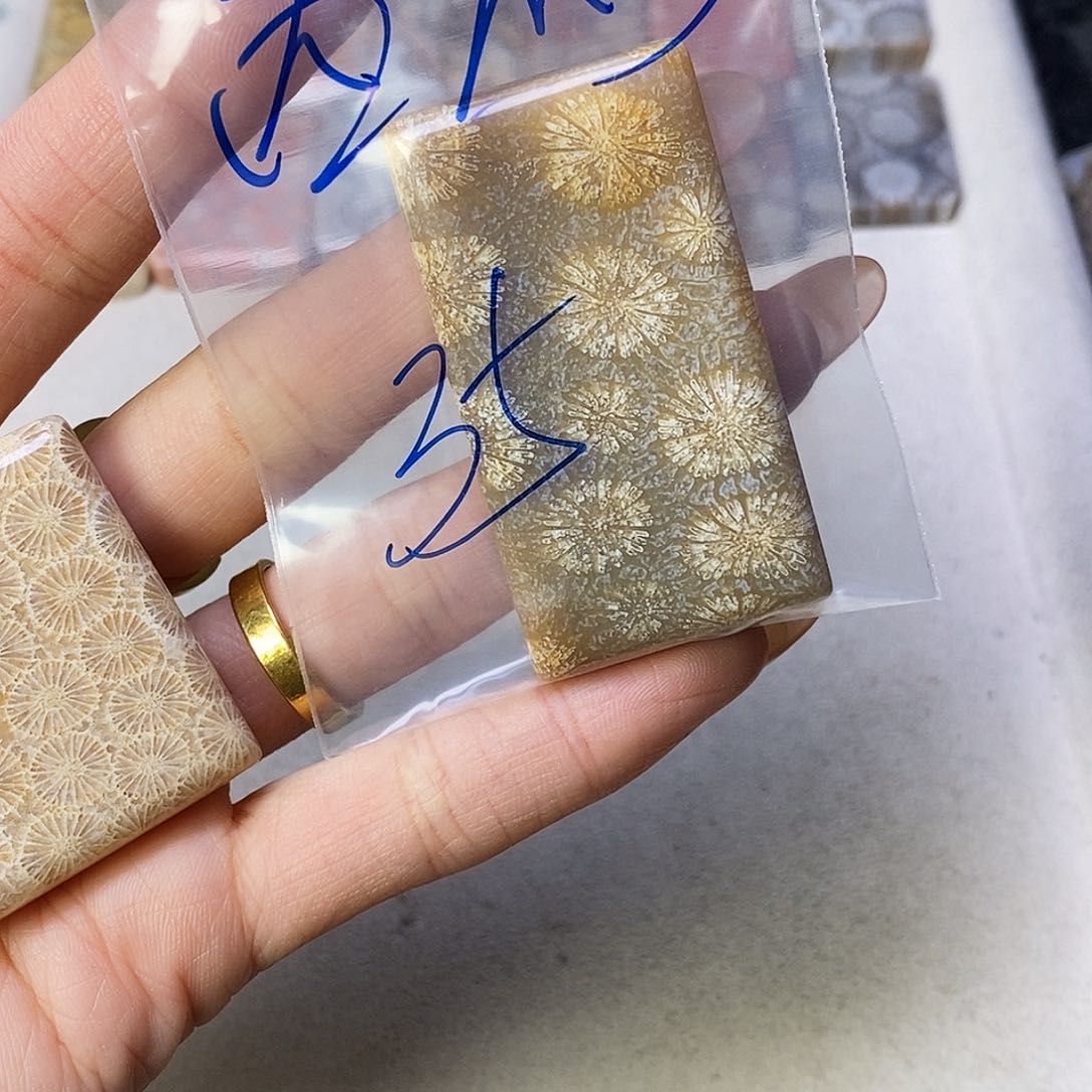 查罗石合金颈饰?**?