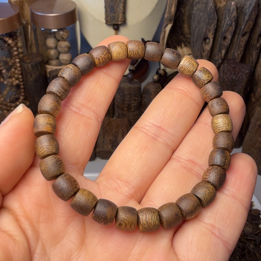 沉香枕沉香淳化老料乌身圆叶07鼓珠