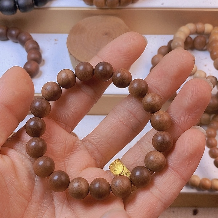 檀香木其他奶香。。瑕疵