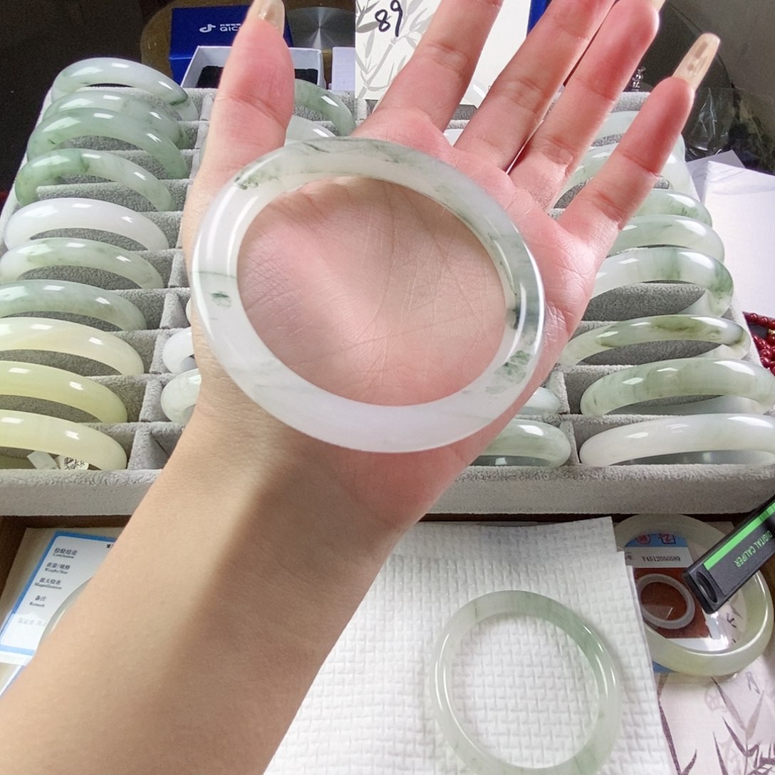 石英质玉手镯未镶嵌?****57.2