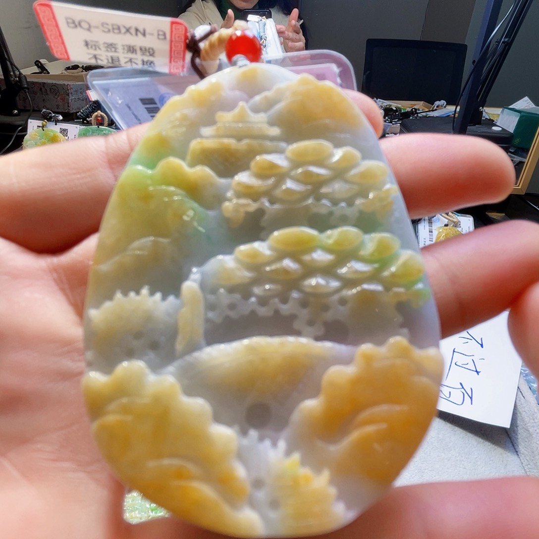 颈饰未镶嵌翡翠一