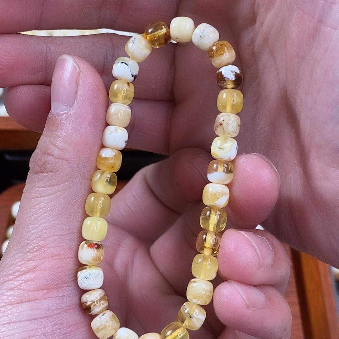 琥珀珠宝奇石未镶嵌