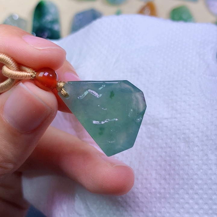 翡翠未镶嵌吊坠(不含链)