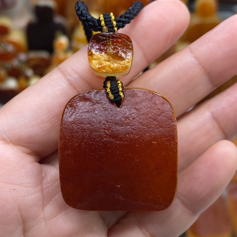 【闪购商品】琥珀颈饰未镶嵌