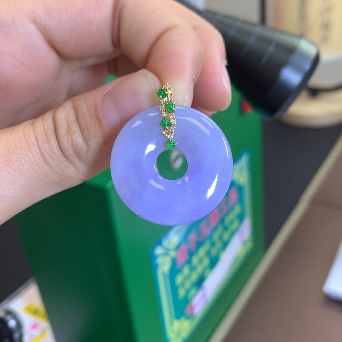 翡翠颈饰18K金镶嵌翡翠
