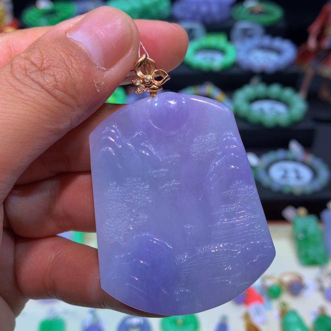 翡翠18K金镶嵌颈饰