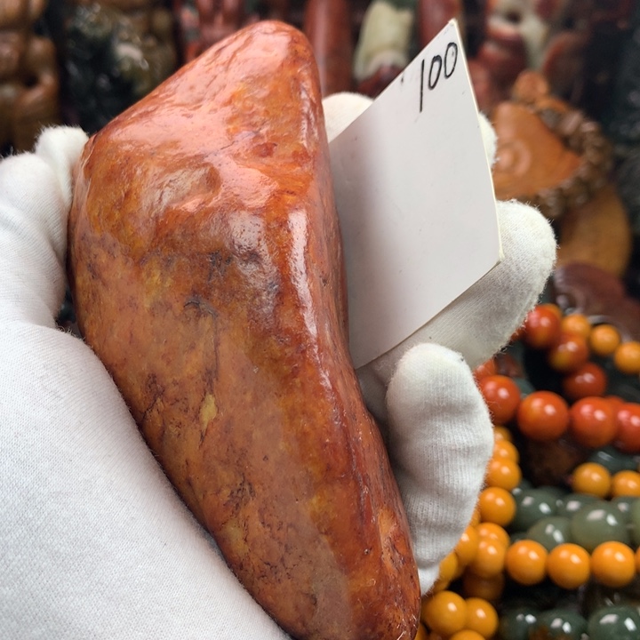 透闪石质玉未镶嵌珠宝奇石