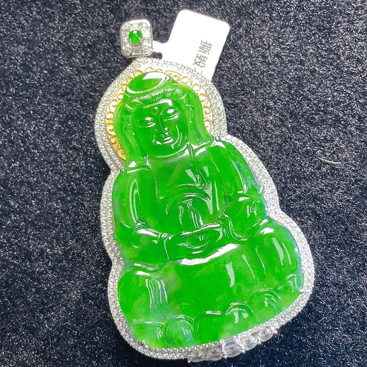 翡翠颈饰未镶嵌67，