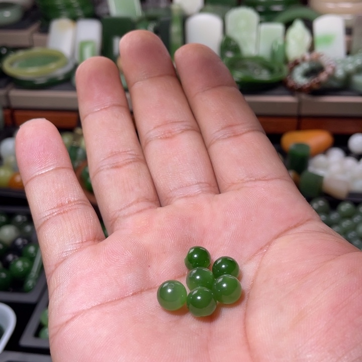 和田玉未镶嵌颈饰海**空散珠8mm