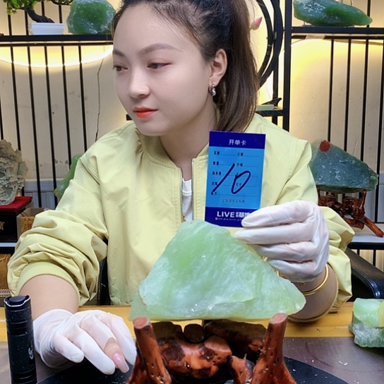 【闪购商品】未镶嵌蛇纹石玉原石如*