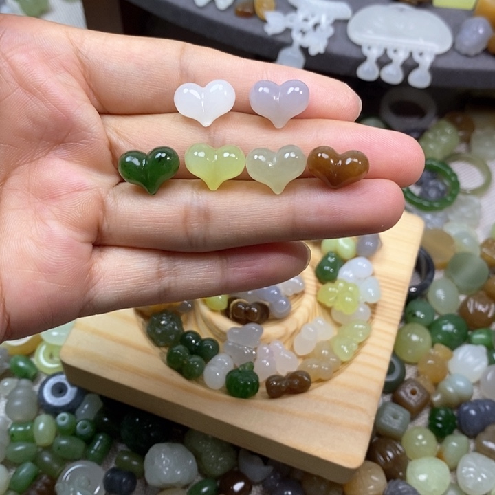 和田玉未镶嵌挂件98一个多样性发其一