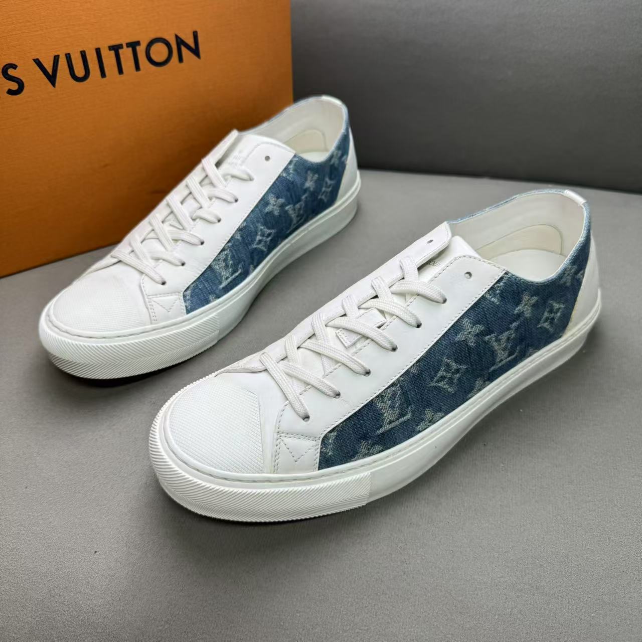 99新 LouisVuitton/路易威登 牛仔蓝时尚刺绣老花低帮板鞋 42码