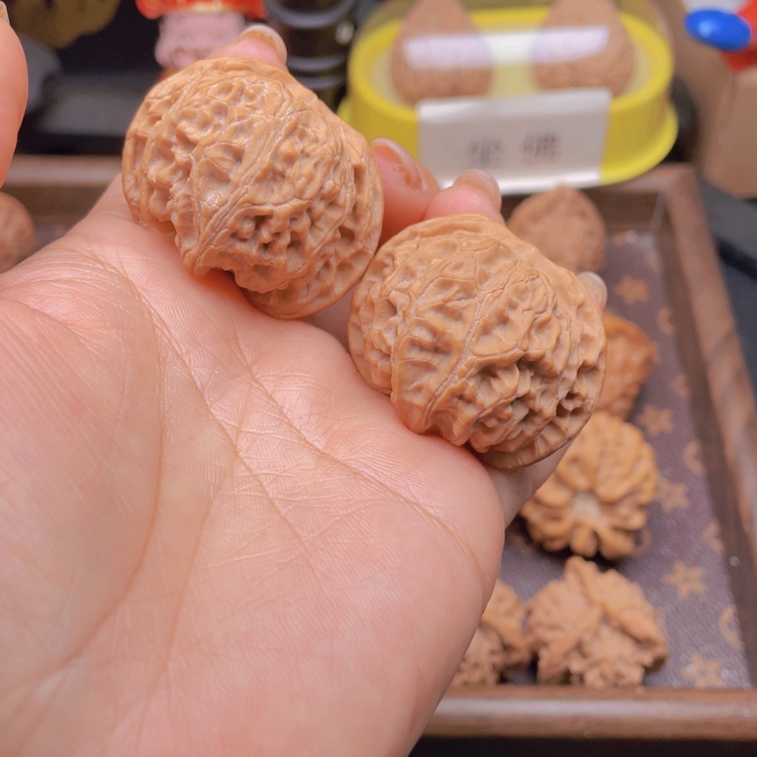 文玩核桃吊坠苹果园40