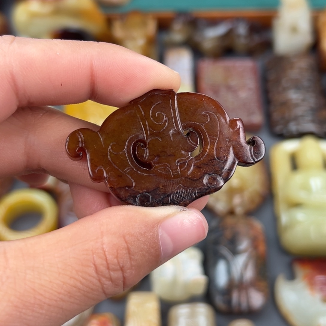和田玉（糖玉）未镶嵌颈饰