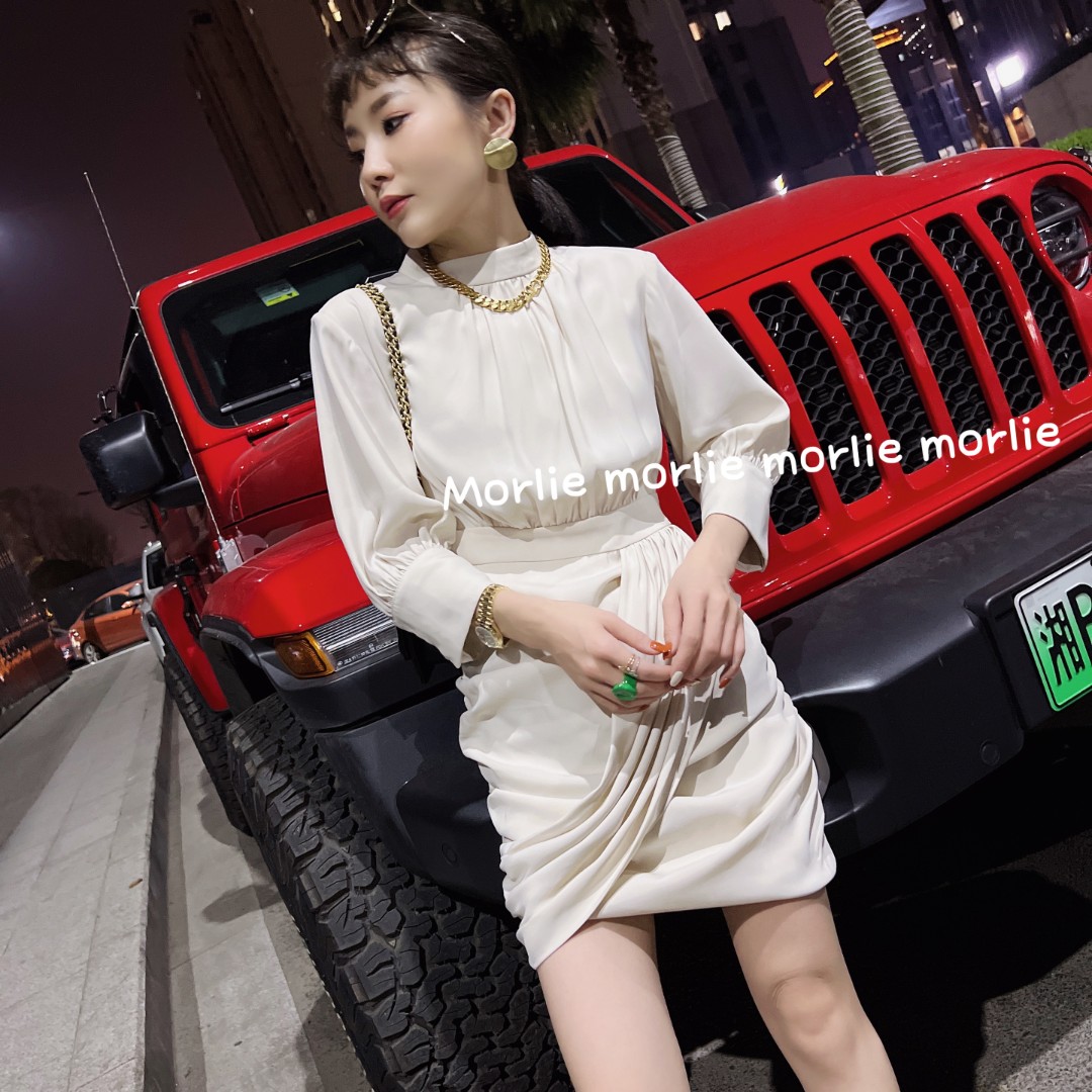 ZzMoLi征真 设计感褶皱女装连衣裙洋气潮流裙子ZBQ27053