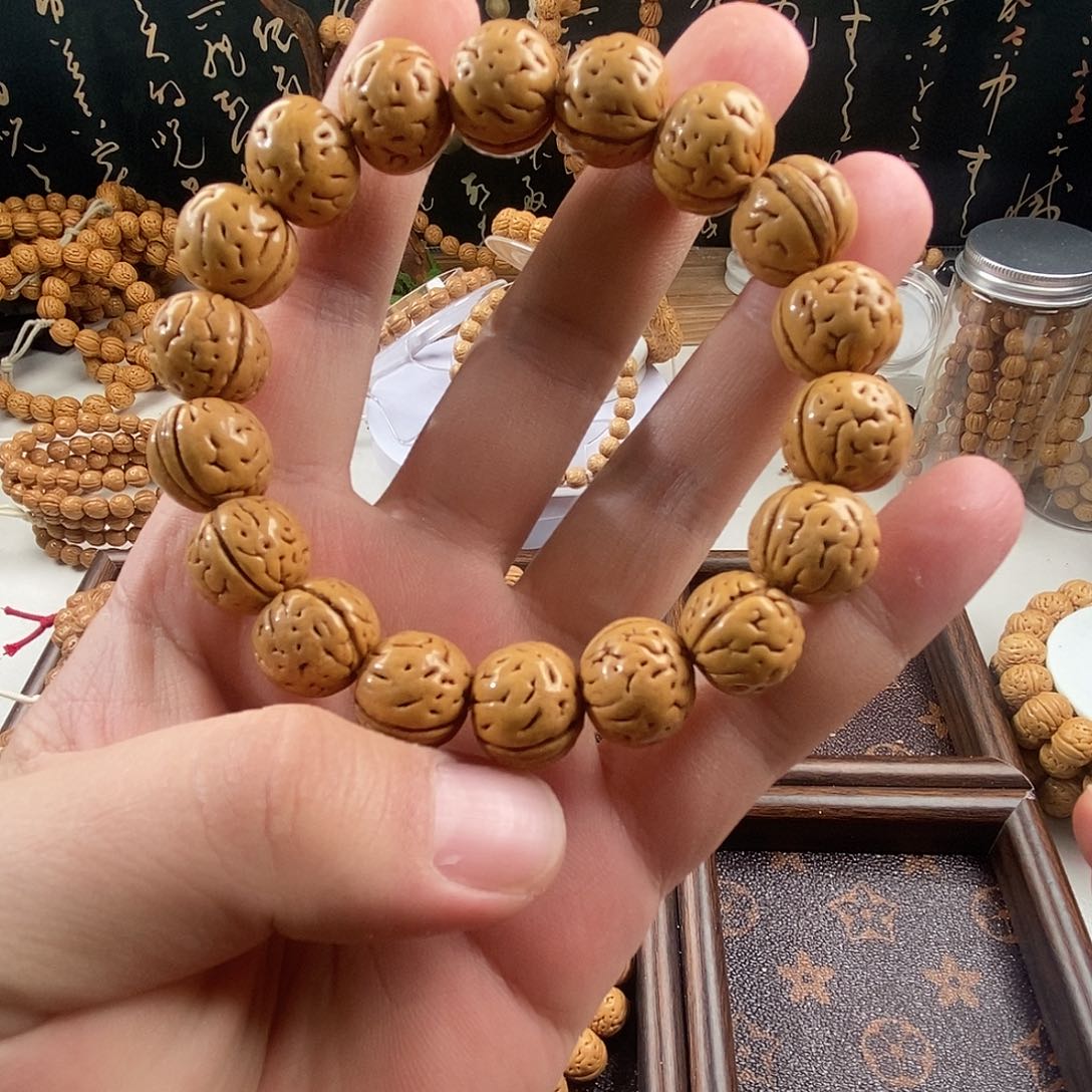 乀****桃核手串1111111111111111