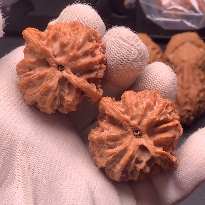 文玩核桃吊坠小苹果园