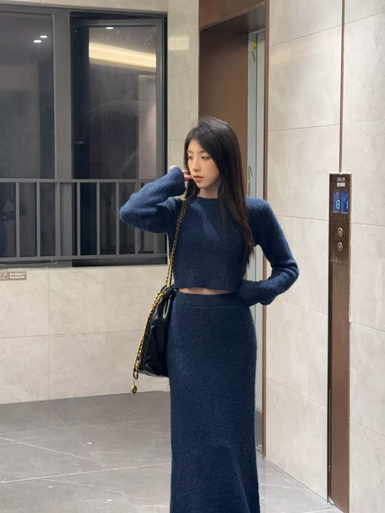 蓝色针织毛衣套装连衣裙子女秋冬季2025新款小香慵懒风高级感长裙