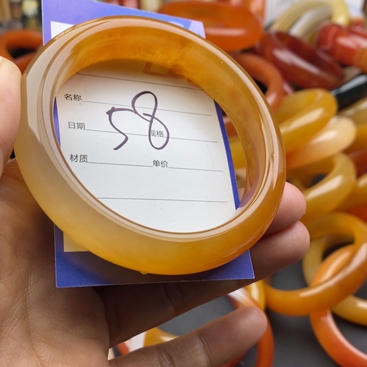 未镶嵌手镯石英质玉