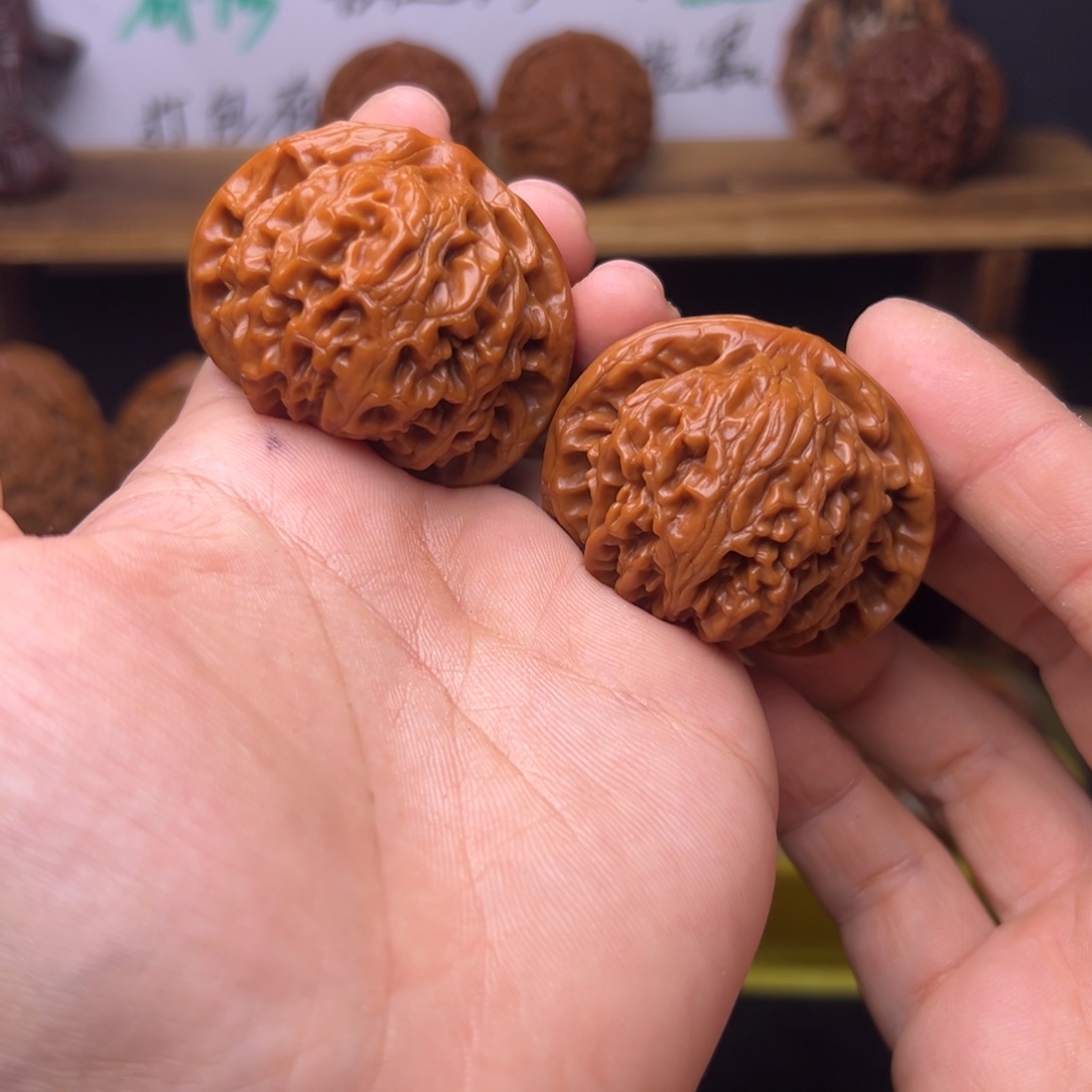 总***.桃核吊坠宫灯福利