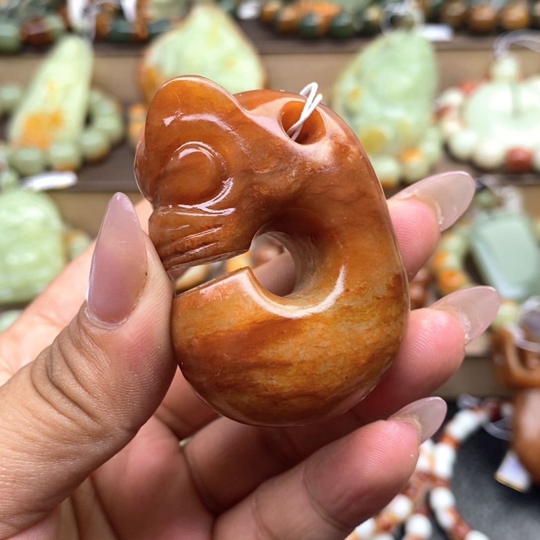 透闪石质玉未镶嵌把件