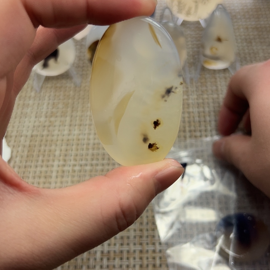 7***7玛瑙/玉髓未镶嵌颈饰