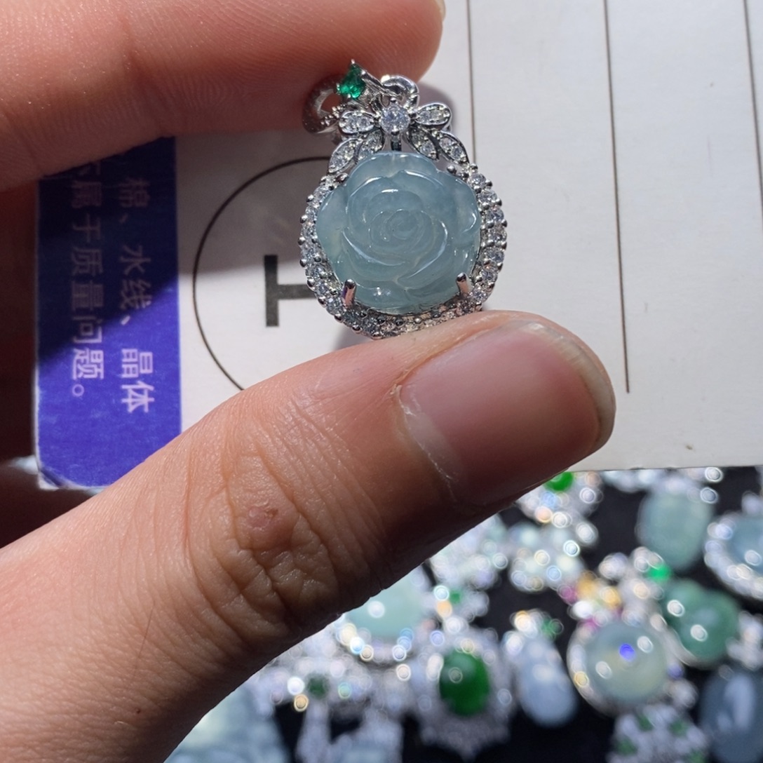 翡翠未镶嵌颈饰翡翠